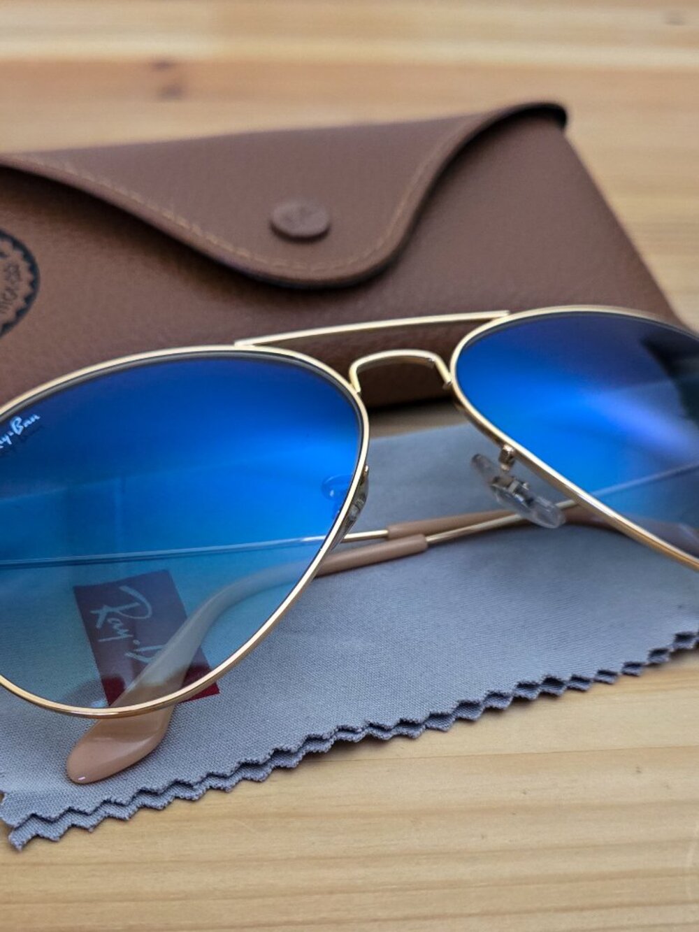 Ray-Ban RB3025 Aviator Sunglasses Gold Frame-Gradient Blue Lenses